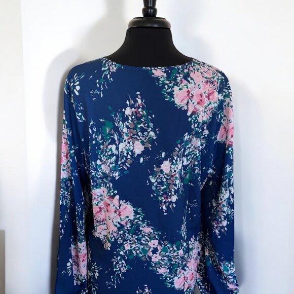 Casual V Neck Tie Front Floral Blouse - Picture 4 of 7